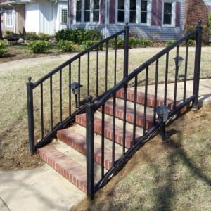 Curved railing from side
